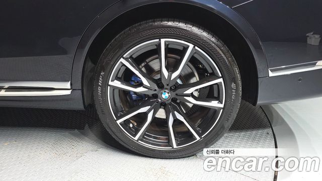 BMW X7 2021 — photo 7