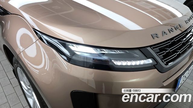 Land Rover Range Rover Evoque 2025 — photo 8