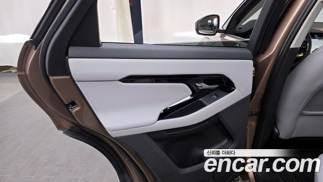 Land Rover Range Rover Evoque 2025 — photo 15