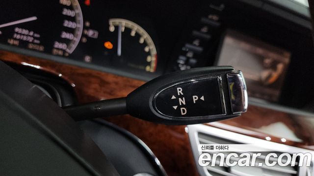 Mercedes-Benz S-Class 2009 — photo 9