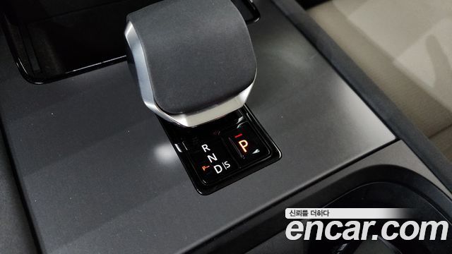 Land Rover Discovery Sport 2025 — photo 12
