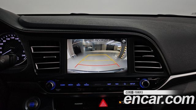 Hyundai AVANTE 2019 — photo 22