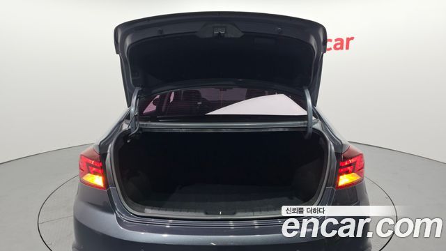 Hyundai AVANTE 2019 — photo 26