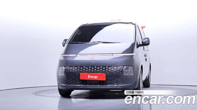 Hyundai Staria 2023 — photo 3