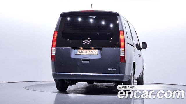 Hyundai Staria 2023 — photo 4