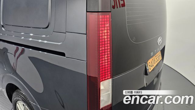 Hyundai Staria 2023 — photo 9