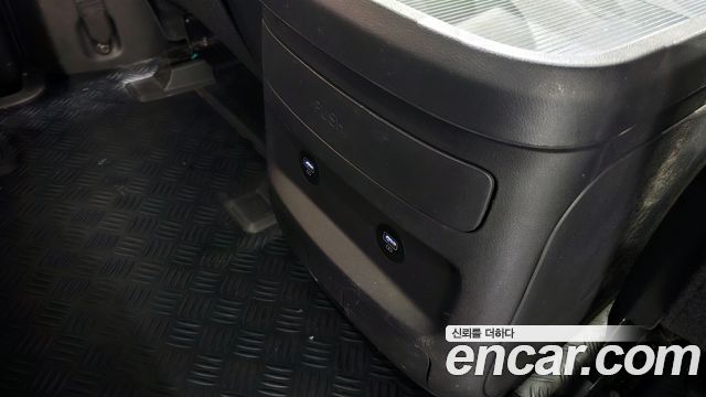 Hyundai Staria 2023 — photo 28