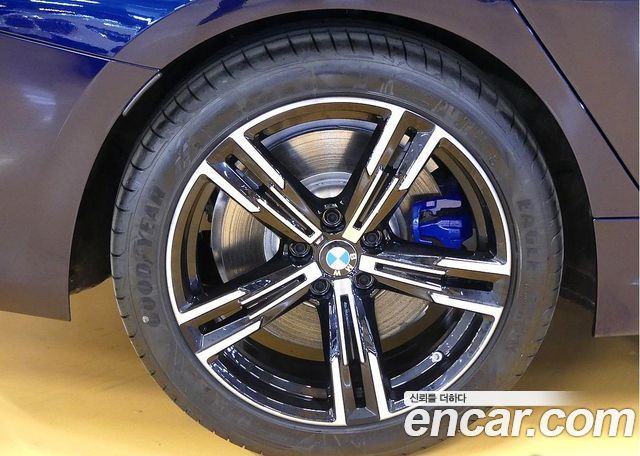 BMW 3-Series 2025 — photo 5