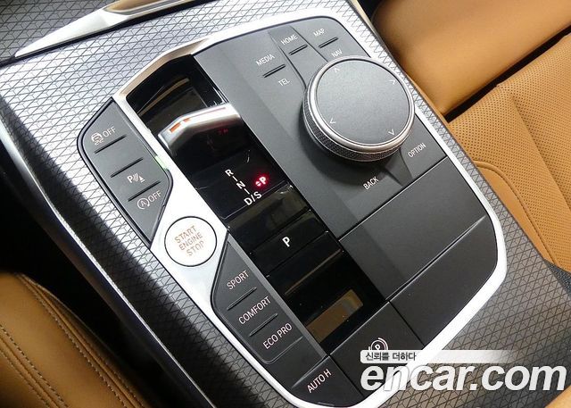 BMW 3-Series 2025 — photo 9