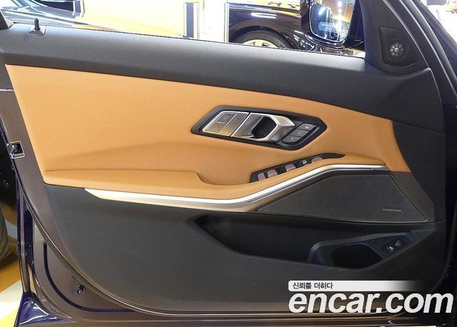 BMW 3-Series 2025 — photo 11