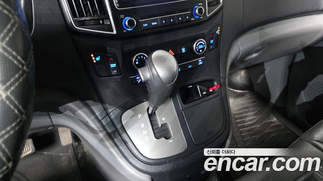 Hyundai Starex 2018 — photo 9