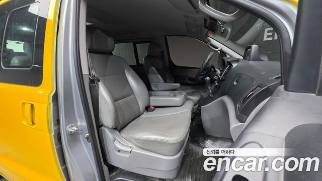 Hyundai Starex 2018 — photo 10