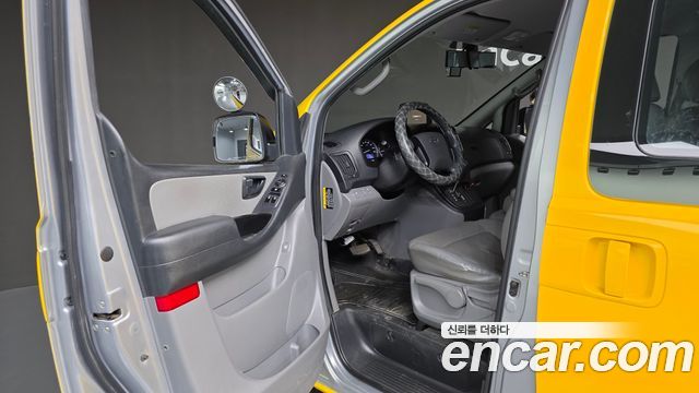 Hyundai Starex 2018 — photo 11