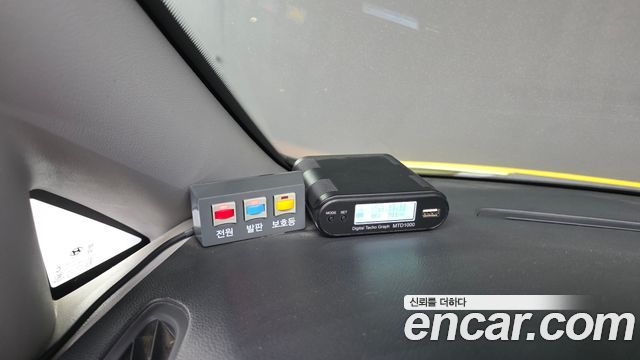 Hyundai Starex 2018 — photo 13