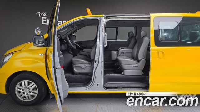 Hyundai Starex 2018 — photo 17