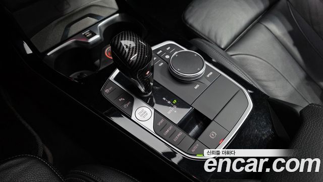 BMW 1-Series 2022 — photo 12