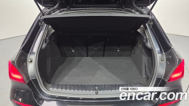 BMW 1-Series 2022 — photo 23