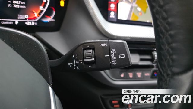 BMW 1-Series 2022 — photo 26