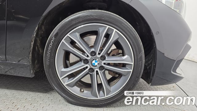BMW 1-Series 2022 — photo 7