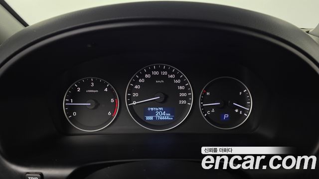 Hyundai Starex 2017 — photo 8