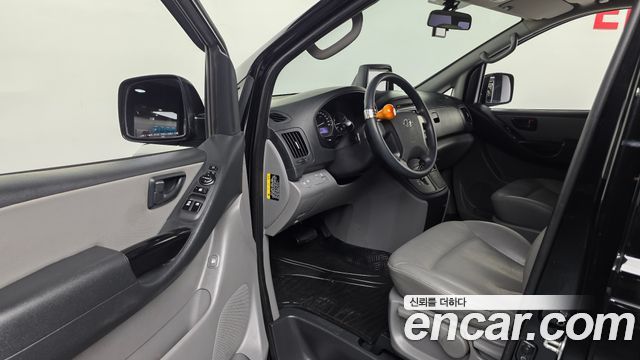 Hyundai Starex 2017 — photo 10