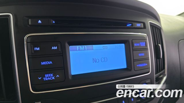 Hyundai Starex 2017 — photo 16