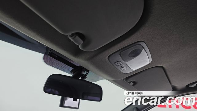 Hyundai Starex 2017 — photo 18