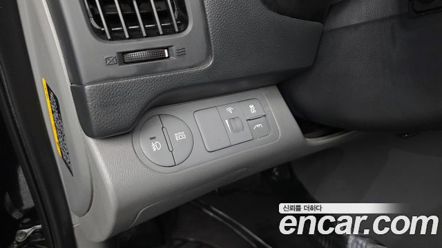 Hyundai Starex 2017 — photo 19