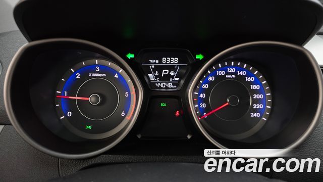 Hyundai AVANTE 2015 — photo 11