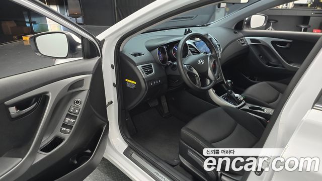 Hyundai AVANTE 2015 — photo 13