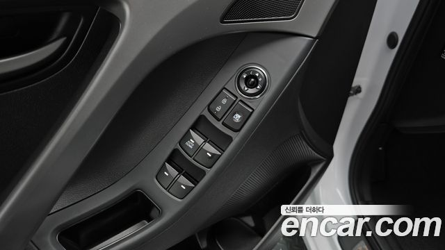 Hyundai AVANTE 2015 — photo 21