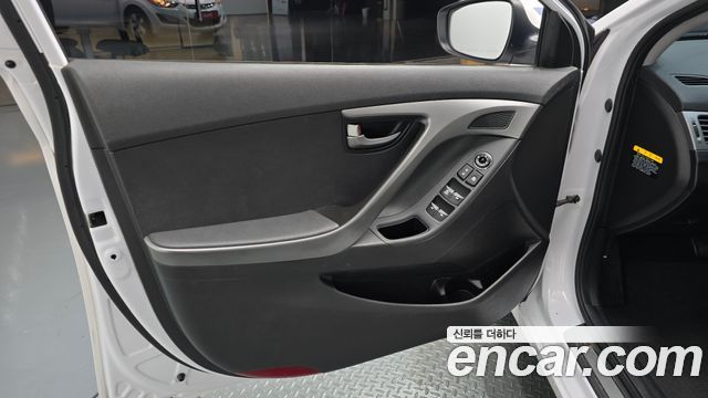 Hyundai AVANTE 2015 — photo 14