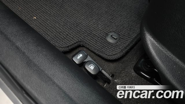 Hyundai AVANTE 2015 — photo 25
