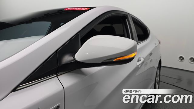 Hyundai AVANTE 2015 — photo 27