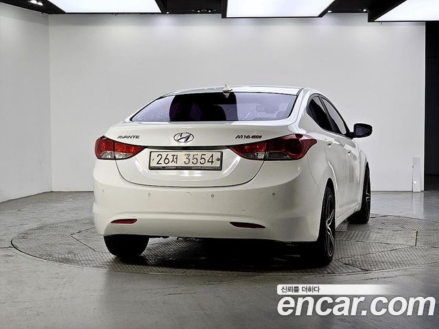 Hyundai AVANTE 2012 — photo 3