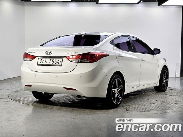 Hyundai AVANTE 2012 — photo 4