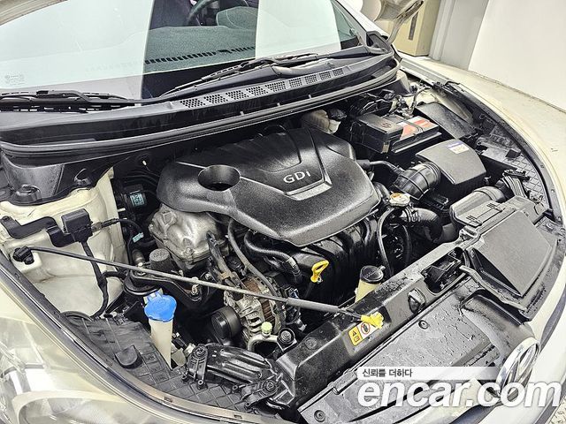 Hyundai AVANTE 2012 — photo 6