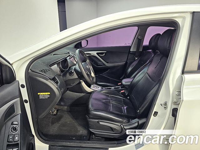 Hyundai AVANTE 2012 — photo 8