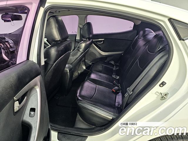 Hyundai AVANTE 2012 — photo 9