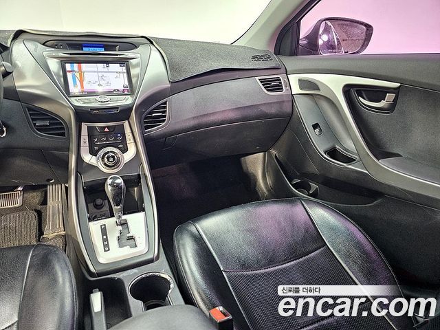 Hyundai AVANTE 2012 — photo 10