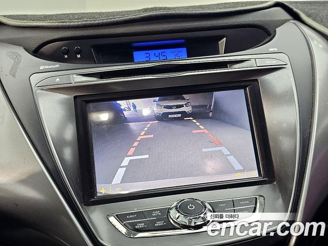 Hyundai AVANTE 2012 — photo 17
