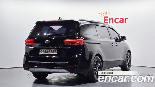 Kia Canival 2019 — photo 2