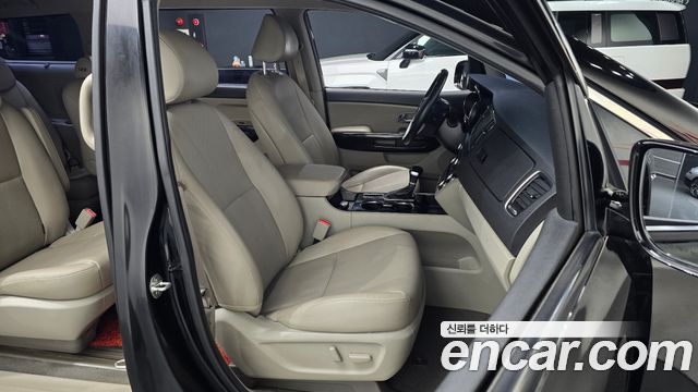 Kia Canival 2019 — photo 10