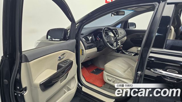 Kia Canival 2019 — photo 11
