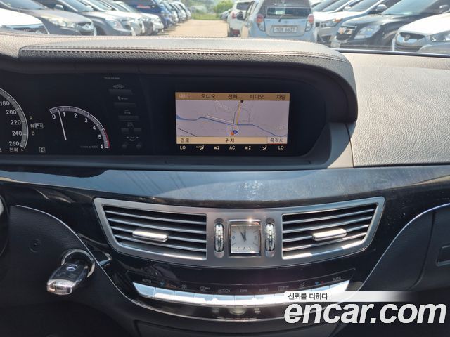 Mercedes-Benz S-Class 2011 — photo 9