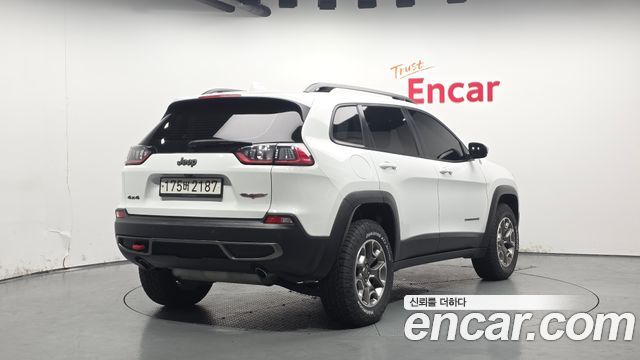 Jeep Cherokee 2021 — photo 2