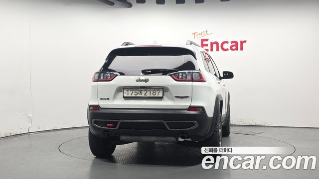Jeep Cherokee 2021 — photo 4