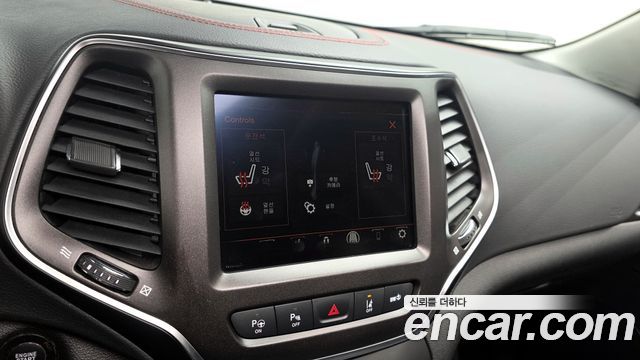 Jeep Cherokee 2021 — photo 21