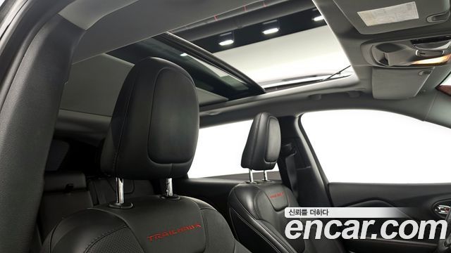 Jeep Cherokee 2021 — photo 22