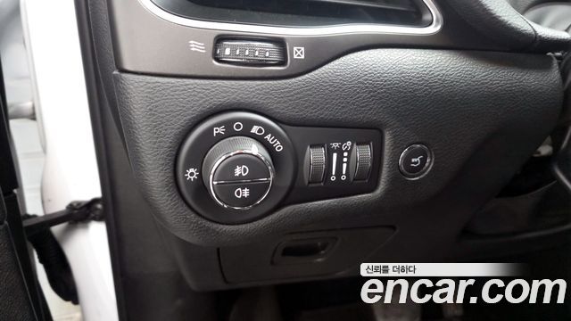 Jeep Cherokee 2021 — photo 24